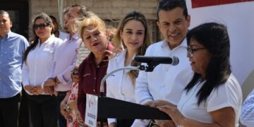 Gattás entrega pavimentación en Los Ébanos