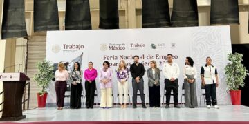 Ofrecen más de mil empleos a mujeres en masiva feria laboral en Tampico