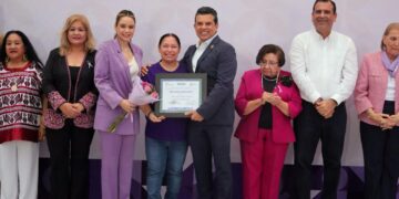 Con su fuerza y capacidad, las mujeres transforman a Victoria: Lalo Gattás