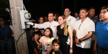 Inaugura alcalde nuevo circuito de alumbrado en boulevard Guadalupe Victoria