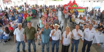 Encabeza Lalo Gattás convivencia con familias del área rural