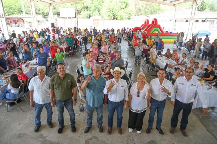 Encabeza Lalo Gattás convivencia con familias del área rural