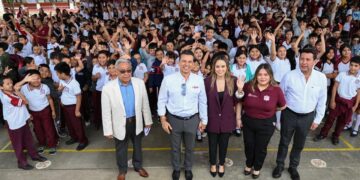 Lleva soluciones alcalde a escuela Emilio Portes Gil