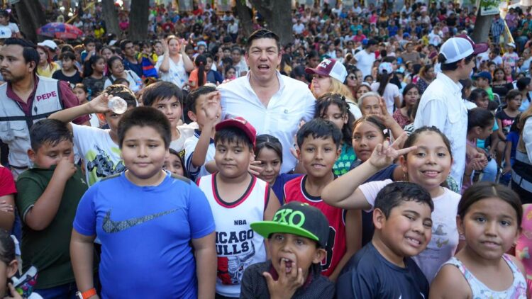 Organiza Pepe Braña celebración del Día del Niño y reúne a cientos familias en Ciudad Victoria
