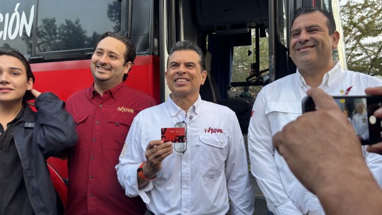 Entregan tarjetas para el “Lalo Bus”, transporte escolar gratuito en Victoria