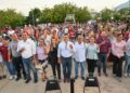 Conviven Lalo y Lucy con vecinos de Lomas de Calamaco en el Día del Pueblo