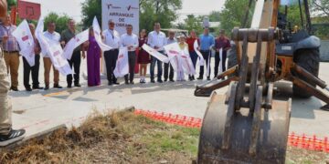 Alcalde Lalo Gattás Báez inicia obra en Secundaria Técnica 54