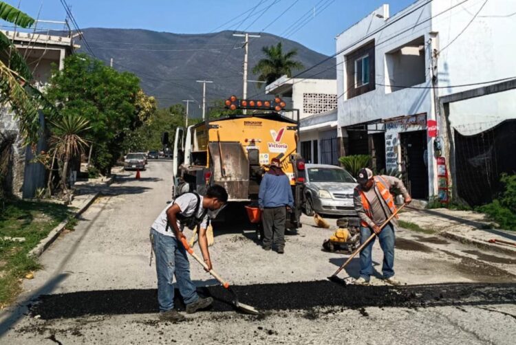 Intensifican acciones de rehabilitación de vialidades en la Capital