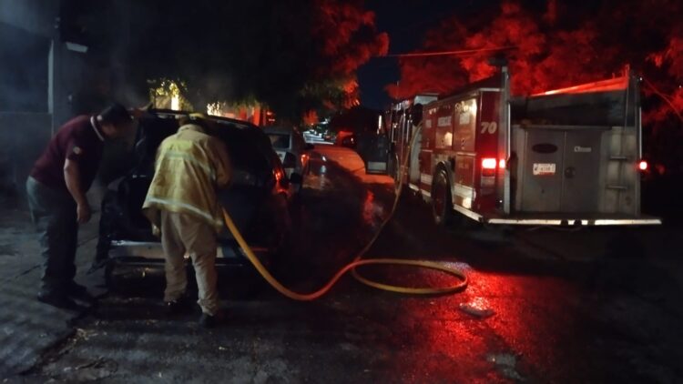 Incendios movilizan a Bomberos en dos colonias de Victoria
