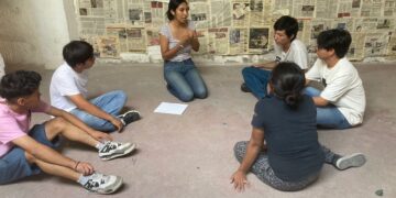 La poeta Kathia Morales lleva lectura y cultura comunitaria a jóvenes de Yecapixtla