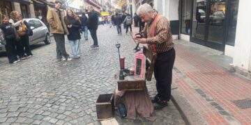 Guillermo Bernasconi: el titiritero de las calles de San Telmo