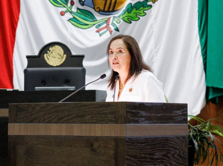 Busca Diputada Yuriria proteger a estudiantes de títulos fraudulentos