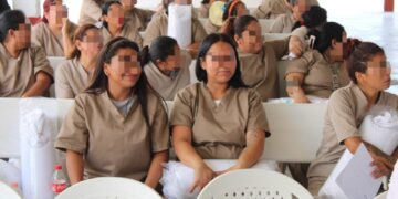 Almohadas llegan al CEDES Victoria y alivian el descanso de internos