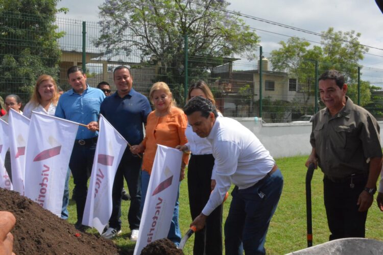 Arranca Gattás rehabilitación del Parque de Sóftbol del 31 Morelos