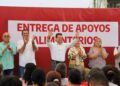 Entrega Lalo Gattás apoyo a beneficiarios del programa alimentario