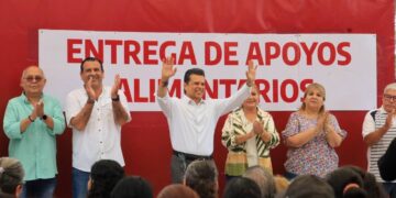 Entrega Lalo Gattás apoyo a beneficiarios del programa alimentario