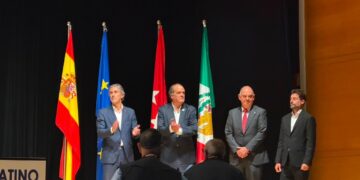 Recibe gobierno de Victoria premio Escoba de Oro 2026 en España
