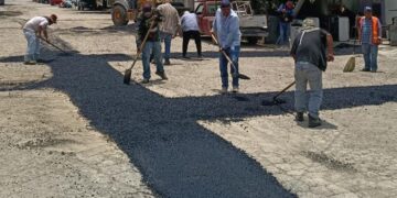 Reactivan bacheo en Victoria para reparar calles dañadas por lluvias