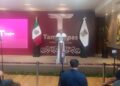 Muestra el gobernador de Tamaulipas su Visa estadounidense