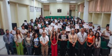 Respalda la UT Matamoros a estudiantes con becas para fortalecer permanencia escolar