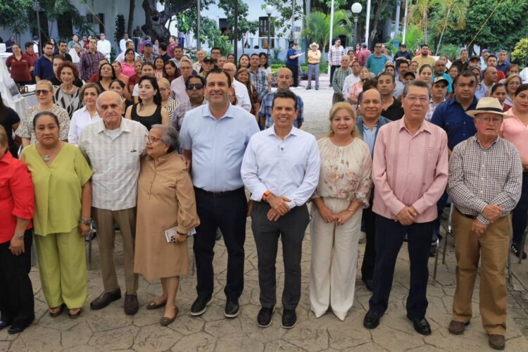 Celebra Victoria Día Internacional de los Archivos
