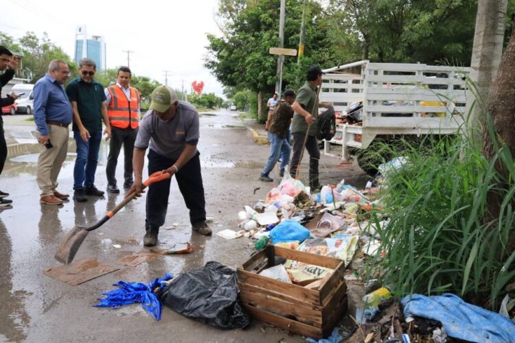 Recorre y supervisa alcalde Lalo Gattás operativo de limpieza en puntos de recolección de basura