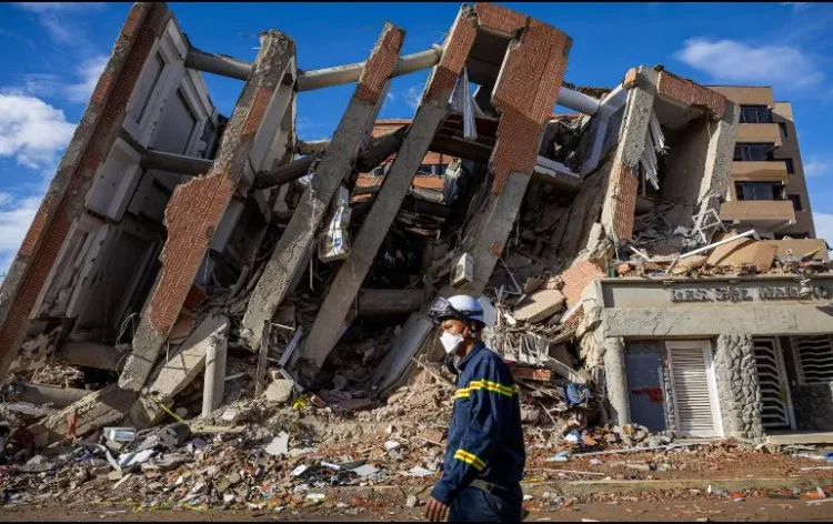 Aumentan a mil 943 los muertos y a más de 10 mil los heridos por terremotos en Venezuela