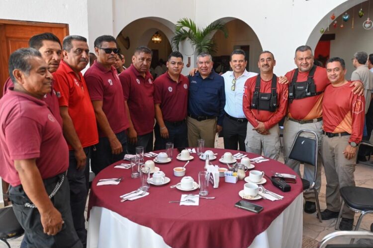 Agradece Lalo Gattás el gran trabajo de Protección Civil y bomberos por Victoria