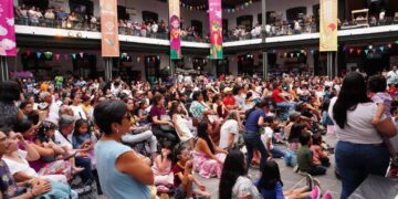 Rinden multitudinario homenaje a Cri-Cri en feria del libro de Veracruz