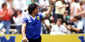 Argentina revive la camiseta de Maradona para enfrentar a Inglaterra
