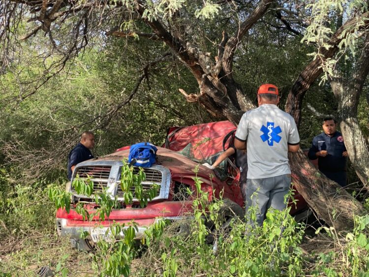 Derrapa conductora en la carretera Victoria-Matamoros; Guardia Estatal la auxilia