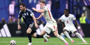 Argentina elimina a Inglaterra 2 a 1 y va a la final