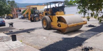 Amplían el bacheo en la colonia Miguel Alemán