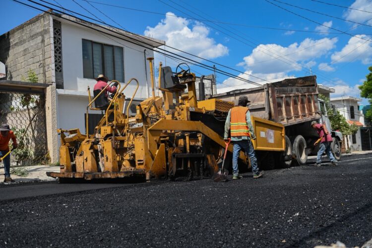 Refuerza Municipio pavimentación y rehabilitación de calles en Victoria