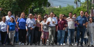 Entrega Lalo Gattás calle pavimentada en Las Misiones