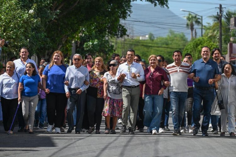 Entrega Lalo Gattás calle pavimentada en Las Misiones