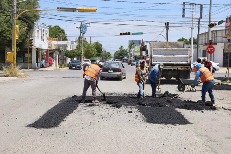 Se extiende reparación de calles a más sectores de Victoria