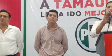 Horacio Reyna levanta la mano por el PRI para la alcaldía de Victoria