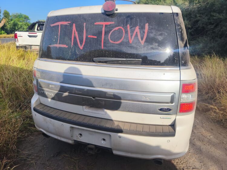 Derrapan dos camionetas de caravana extranjera en Jiménez