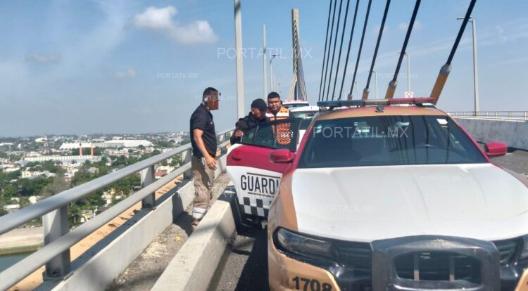Salvan a dos hombres antes de lanzarse de puentes en Tampico