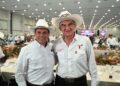 Participa Lalo Gattás en la gran cabalgata de la Unidad por calles de Victoria
