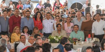 Festejan más de 2 mil 500 asistentes a Lalo Gattás por su cumpleaños