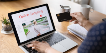 Llaman a comprar en línea con precaución