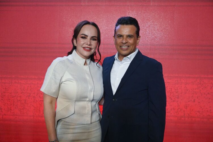 Asiste Lalo Gattás a Segundo Informe de Carmen Lilia Canturosas