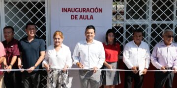 Entrega Lalo Gattás nueva aula en primaria Distribuidores Nissan 37