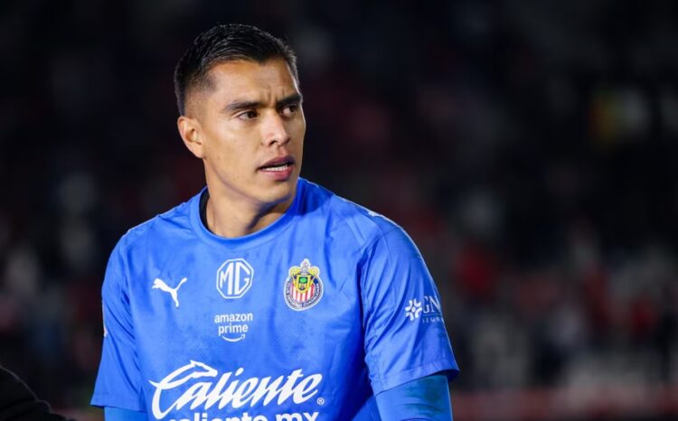Raúl Rangel llega a 100 partidos con Chivas y afianza su trayectoria