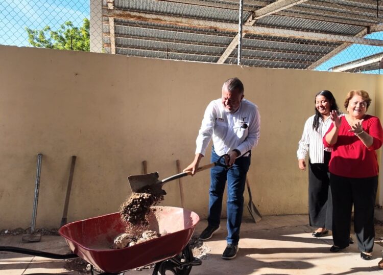Construyen biblioteca para despertar el gusto por la lectura en primaria de Victoria