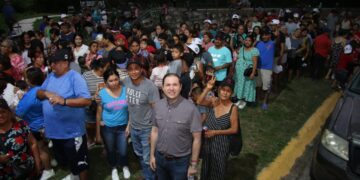 Pedro Lozano lleva la transformación a las colonias de Nuevo Laredo
