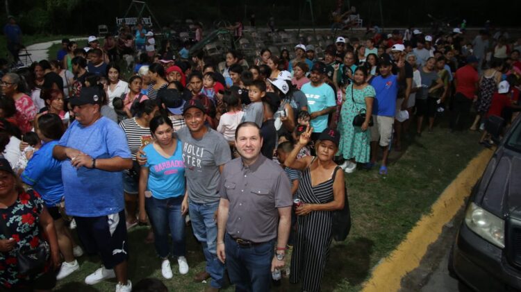 Pedro Lozano lleva la transformación a las colonias de Nuevo Laredo