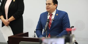 Busca Marco Gallegos quitar trabas para contratar a personas con discapacidad
